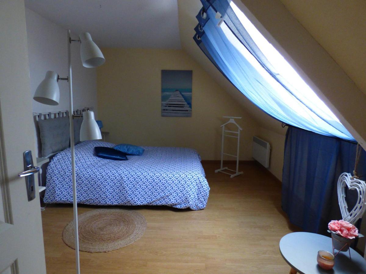 Bed and Breakfast Les Petites brosses à Montbizot Extérieur photo