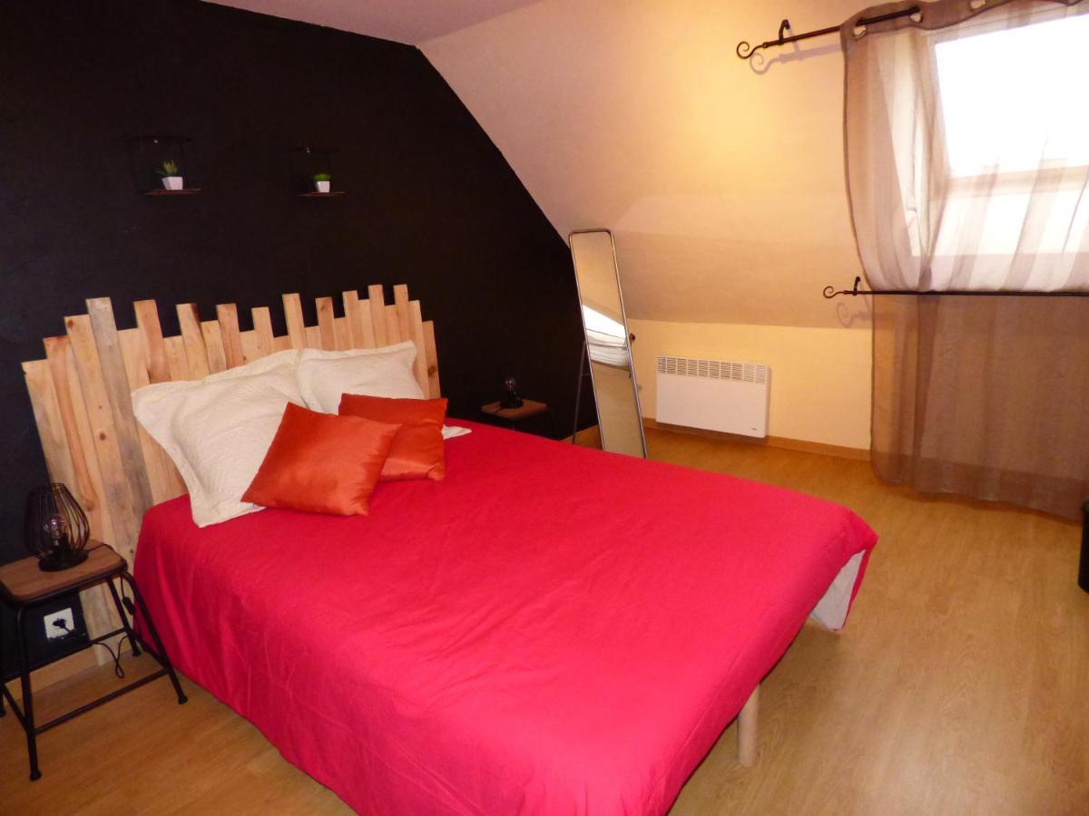 Bed and Breakfast Les Petites brosses à Montbizot Extérieur photo