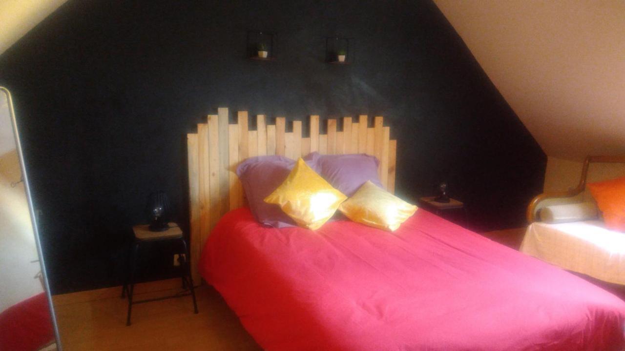 Bed and Breakfast Les Petites brosses à Montbizot Extérieur photo