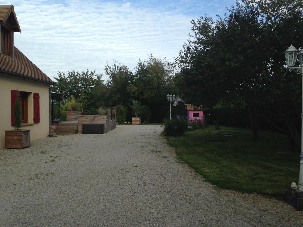 Bed and Breakfast Les Petites brosses à Montbizot Extérieur photo